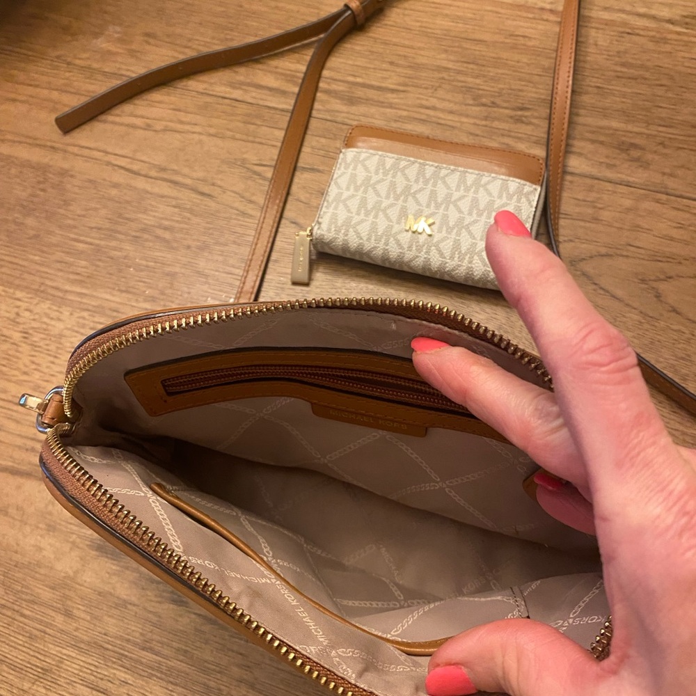 Michael Kors Brown and Cream Crossbody Bag Set - Picture 5 of 9